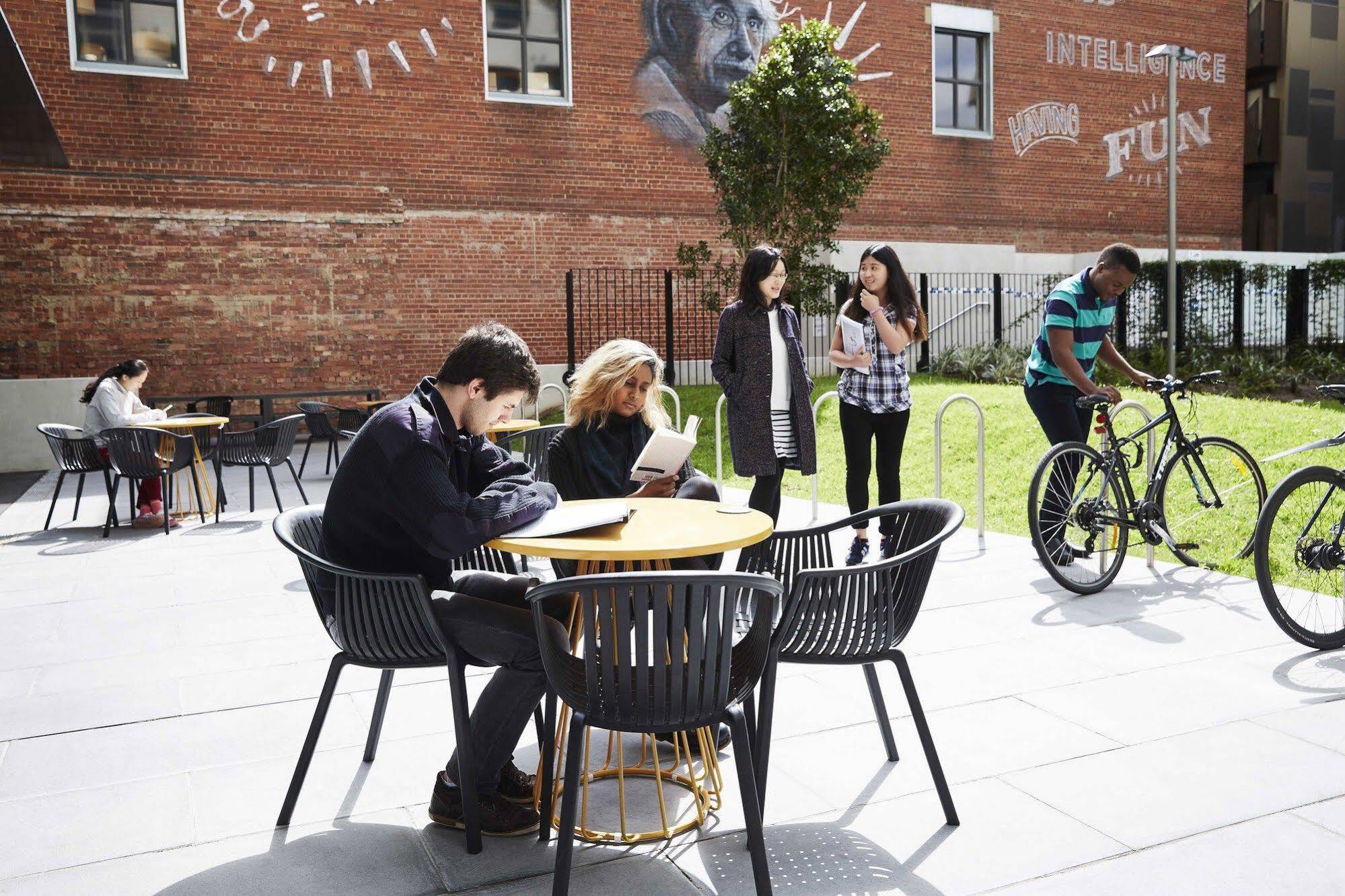 Student Village Melbourne Exterior foto